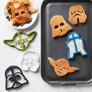 NWT Williams Sonoma Star Wars Pancake Molds Set of 4